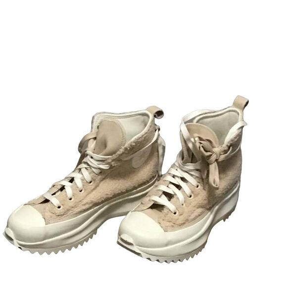 NWOT Sherpa Converse Sneakers - Size 8.5 - Picture 2 of 3